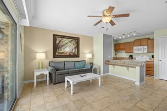 203 Double Eagle Dr in Myrtle Beach, SC - Foto de edificio - Building Photo