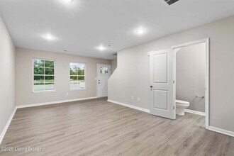 3212 Maldon Ct in Louisville, KY - Building Photo - Building Photo