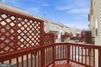 13815 Churchville Dr in Upper Marlboro, MD - Foto de edificio - Building Photo