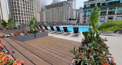 30 E Huron St in Chicago, IL - Building Photo - Building Photo