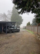 3335 Coburg Rd in Eugene, OR - Foto de edificio - Building Photo