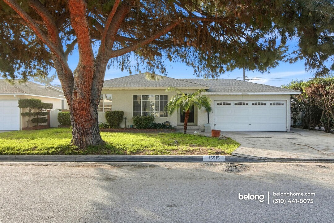 15515 Harvest Ave in Norwalk, CA - Foto de edificio