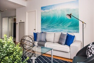 37 Grosvenor St in Toronto, ON - Building Photo