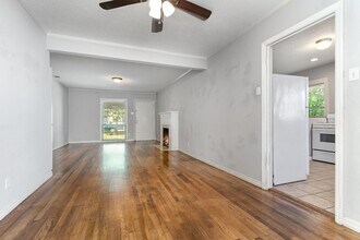 7802 Morton St in Dallas, TX - Foto de edificio - Building Photo