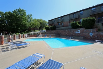 Stadium Apartments in Columbia, MO - Building Photo - Building Photo