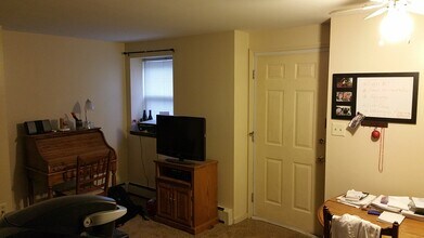 65 S 17th St, Unit 1 in Pittsburgh, PA - Foto de edificio - Building Photo