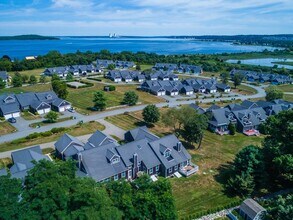 243 Ferry Landing Cir in Portsmouth, RI - Building Photo - Building Photo