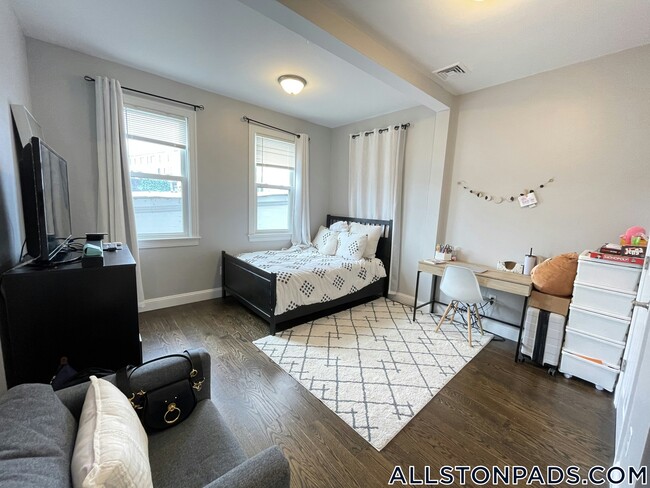 property at 17 Harvard Terrace