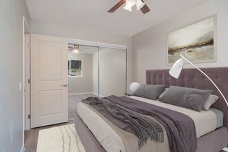 8088 Golden Ave in Lemon Grove, CA - Foto de edificio - Building Photo