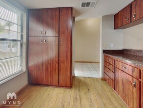 2024 Sheffield Ct in Oldsmar, FL - Foto de edificio - Building Photo