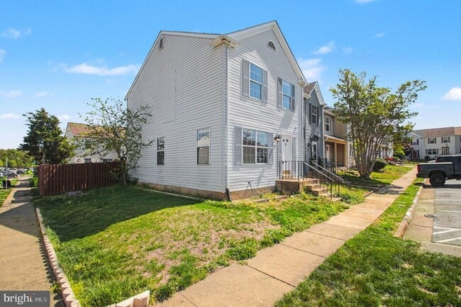 3648 McDowell Ct in Dumfries, VA - Foto de edificio - Building Photo