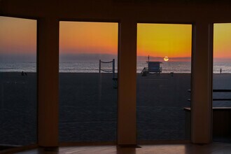 3505 Ocean Front Walk, Unit 3505 in Marina Del Rey, CA - Foto de edificio - Building Photo