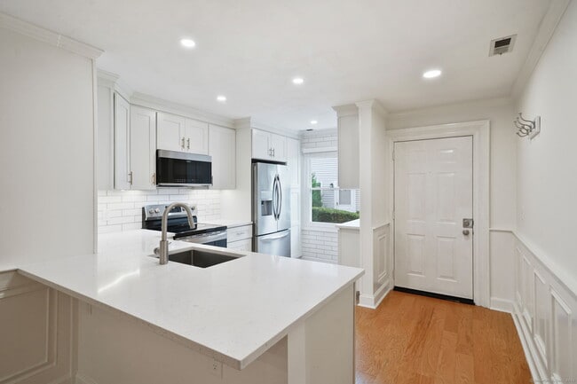 1 Wolfpit Ave in Norwalk, CT - Building Photo - Building Photo