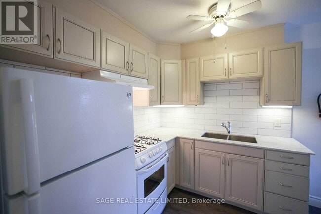 property at 8 Brookmount Rd