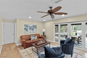 675 Harbour Dr in Naples, FL - Building Photo - Building Photo