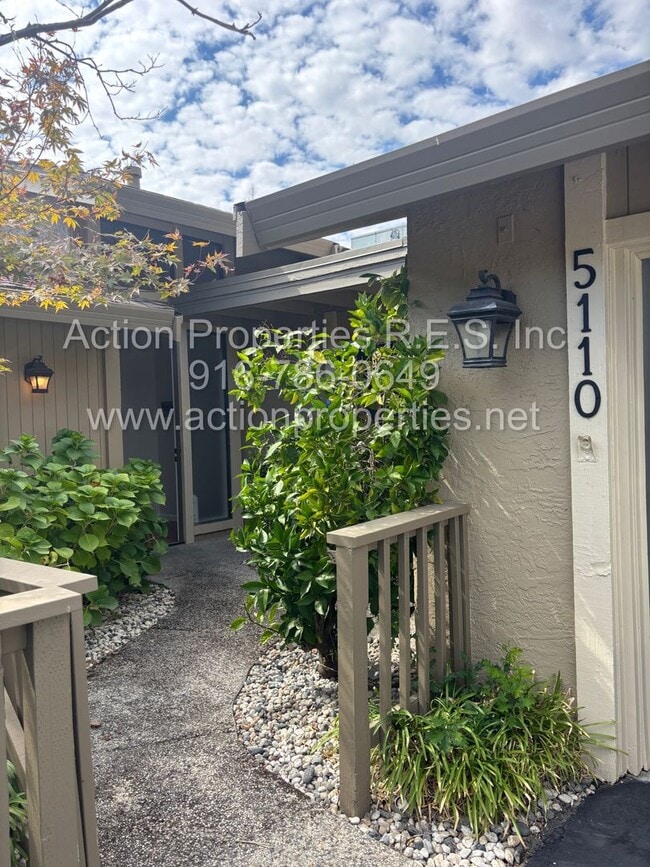 5110 Village Oaks Dr