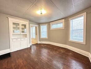 422 N 27th Ave W in Duluth, MN - Foto de edificio - Building Photo