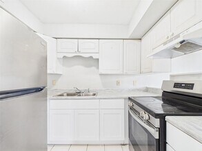 2121 S San Gully Rd, Unit 3 in Lakeland, FL - Building Photo - Building Photo