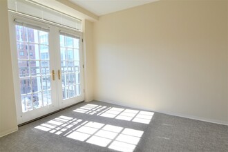 42 Peterborough St, Unit 518 in Boston, MA - Building Photo - Building Photo