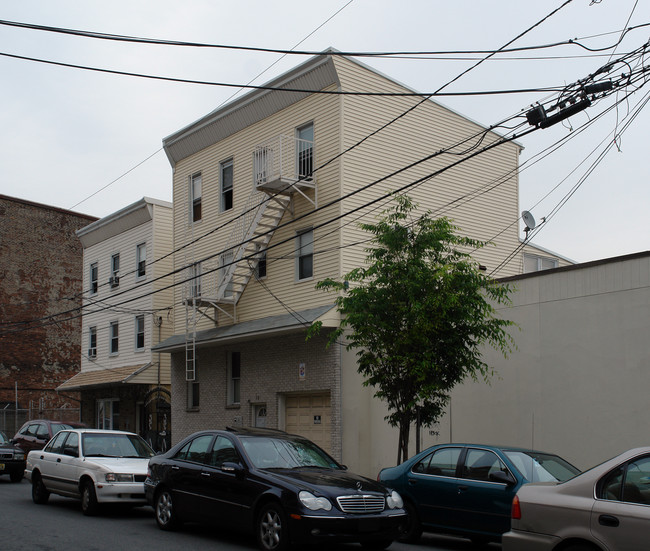 73 Monroe St in Newark, NJ - Foto de edificio - Building Photo