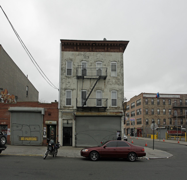 25 Bogart St in Brooklyn, NY - Foto de edificio - Building Photo