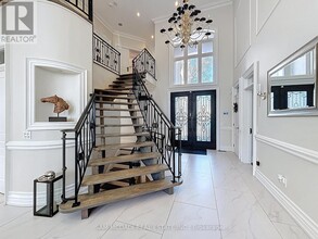 2022 Eckland Ct in Mississauga, ON - Building Photo - Building Photo