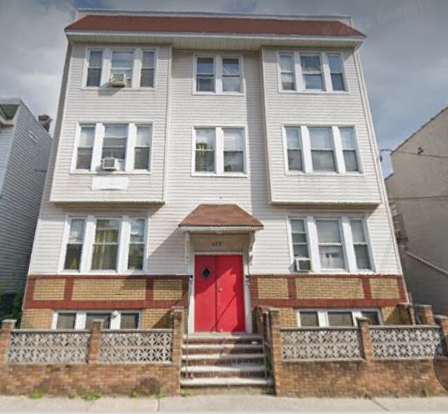 698 Grove St Rentals in Irvington, NJ