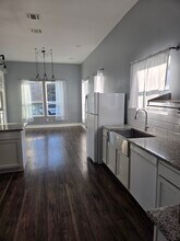 1003 W Elsmere Pl in San Antonio, TX - Building Photo - Building Photo