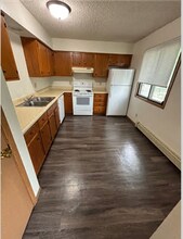 413 S Johnson St in Iowa City, IA - Building Photo - Building Photo