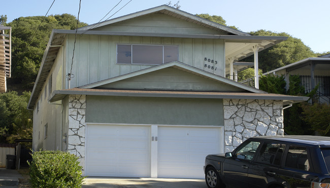 8081-8083 Greenridge Dr in Oakland, CA - Foto de edificio - Building Photo