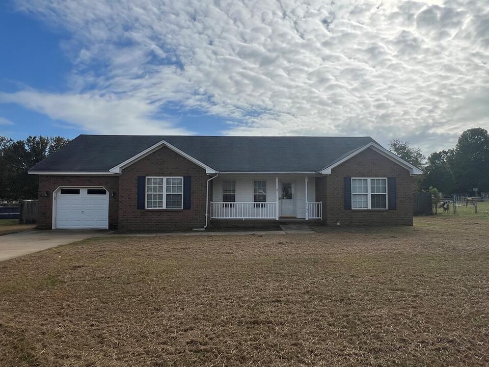 4460 Maxie St in Dalzell, SC - Building Photo