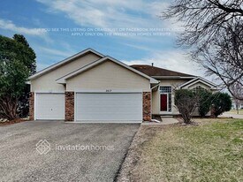 2617 Edinbrook Terrace in Minneapolis, MN - Building Photo
