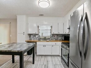 1836 Gingham Ct in Lithonia, GA - Building Photo - Building Photo