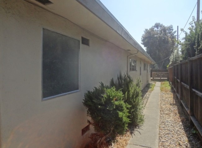 1077 Rich Ave in Mountain View, CA - Building Photo - Building Photo