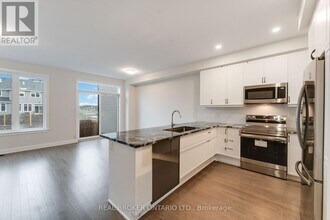 744 Maverick Cres in Ottawa, ON - Building Photo - Building Photo