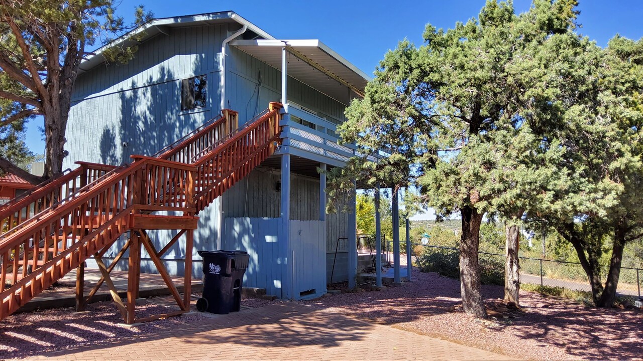 704 N Bobby Jones Dr in Payson, AZ - Foto de edificio