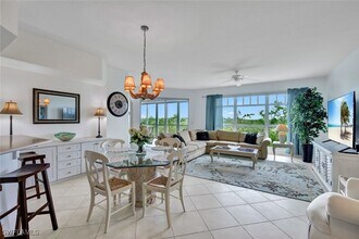 262 Barefoot Beach Blvd in Bonita Springs, FL - Foto de edificio - Building Photo