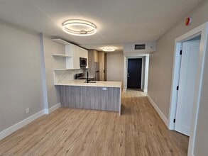 Aliro in North Miami, FL - Building Photo - Building Photo