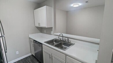 2906 W Florida St in Greensboro, NC - Building Photo - Building Photo