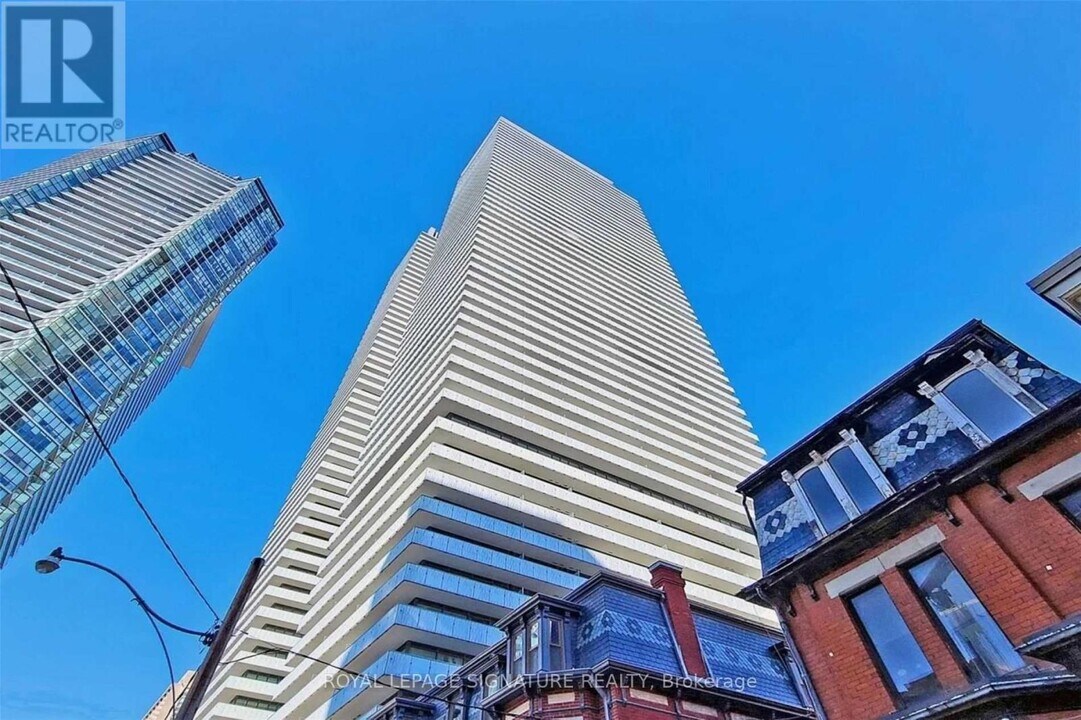 50A-1950 Charles St E in Toronto, ON - Building Photo