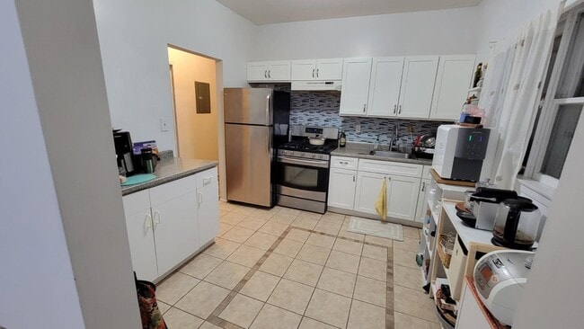 823 Anderson Ave, Unit 2 in Fort Lee, NJ - Building Photo - Building Photo