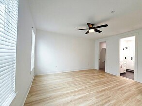206 S Village Way in Lewisville, TX - Building Photo - Building Photo