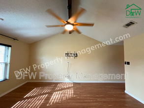 6415 Elm Springs Dr in Arlington, TX - Building Photo - Building Photo