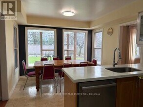 296 King Andrew Dr in Mississauga, ON - Building Photo - Building Photo