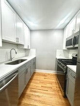 6954 N Sheridan Rd, Unit 206 in Chicago, IL - Building Photo - Building Photo