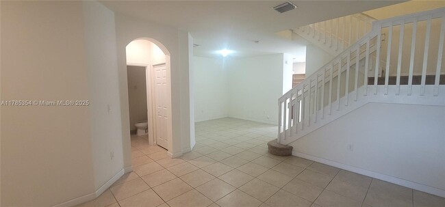 9339 W 34th Ct in Hialeah, FL - Building Photo - Building Photo