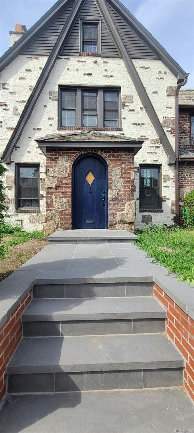 88-37 62nd Dr in Queens, NY - Building Photo - Building Photo