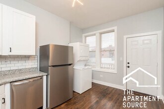 1918 N Wilmot Ave, Unit 3R in Chicago, IL - Building Photo - Building Photo