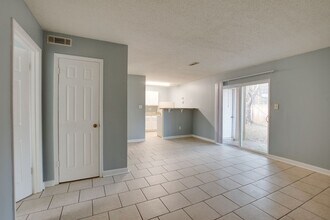 4914 Cotton Row NW in Huntsville, AL - Building Photo - Building Photo