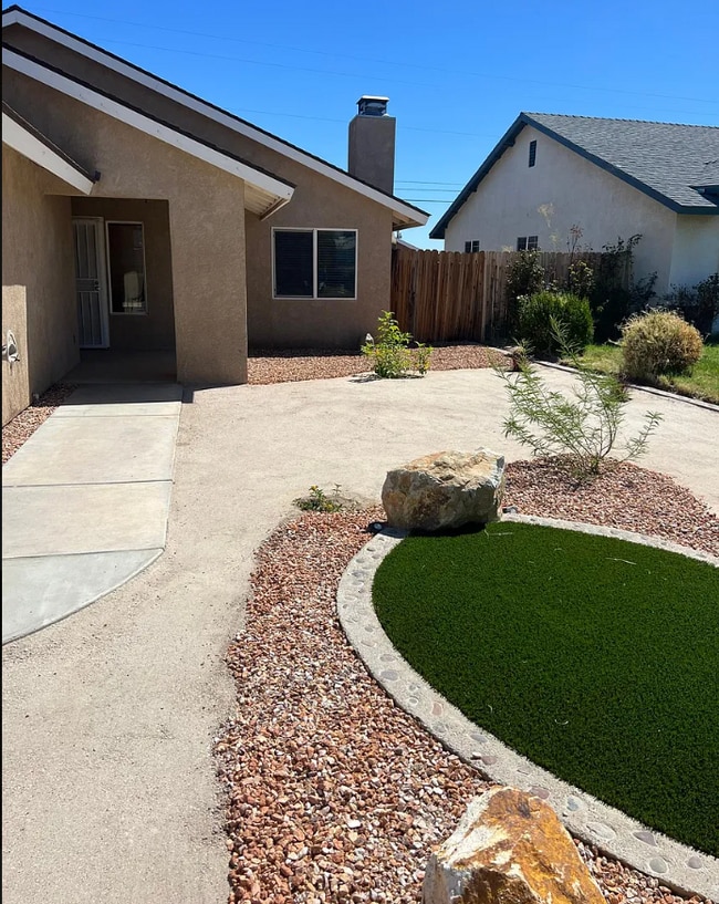 1400 S Farragut St in Ridgecrest, CA - Building Photo - Building Photo
